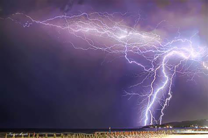 解密防雷檢測盒的奧秘：保護你的電子設備免受雷擊的利器